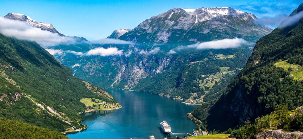 Schiffe im Geirangerfjord
