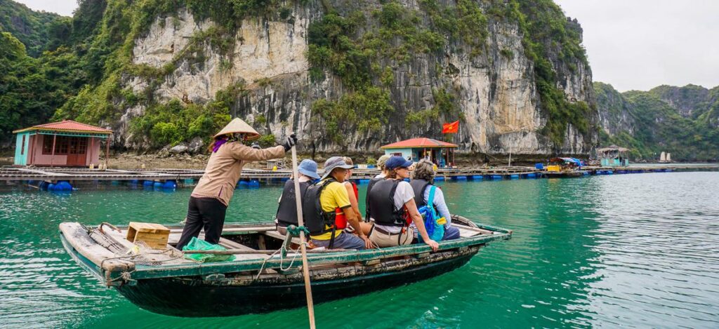 Ausflug in der Halong-Bucht