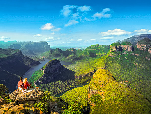 Paar beim Ausblick auf den Blyde River Canyon