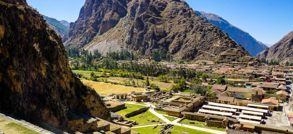 Blick von Ollantaytambo über das Heilige Tal der Inka