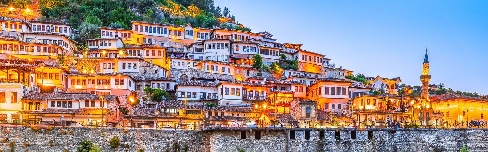 Berat in der Abenddaemmerung