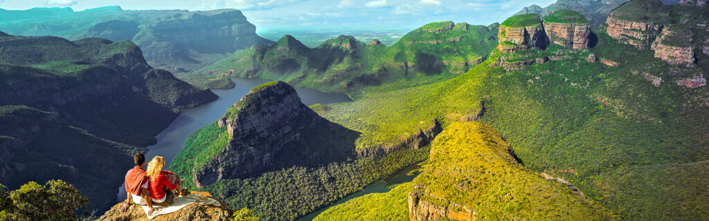 Paar beim Ausblick auf den Blyde River Canyon
