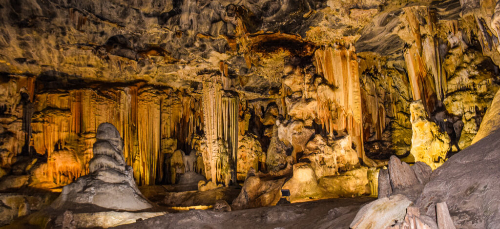Cangoo Caves