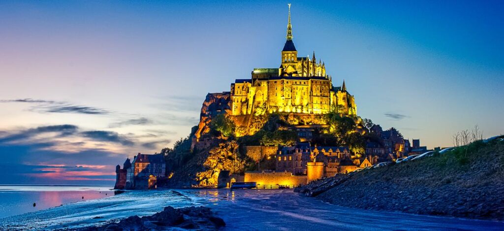 Mont Saint Michel im Abendlicht