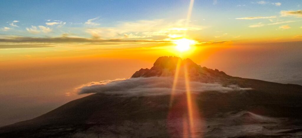 Sonnenaufgang über dem Kilimanjaro