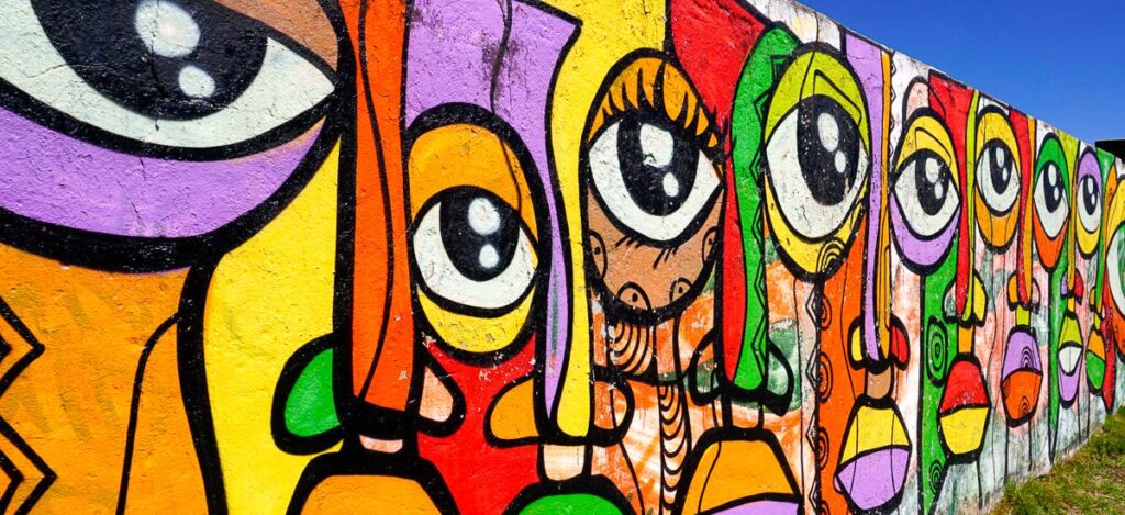 Farbenfrohe Graffitis