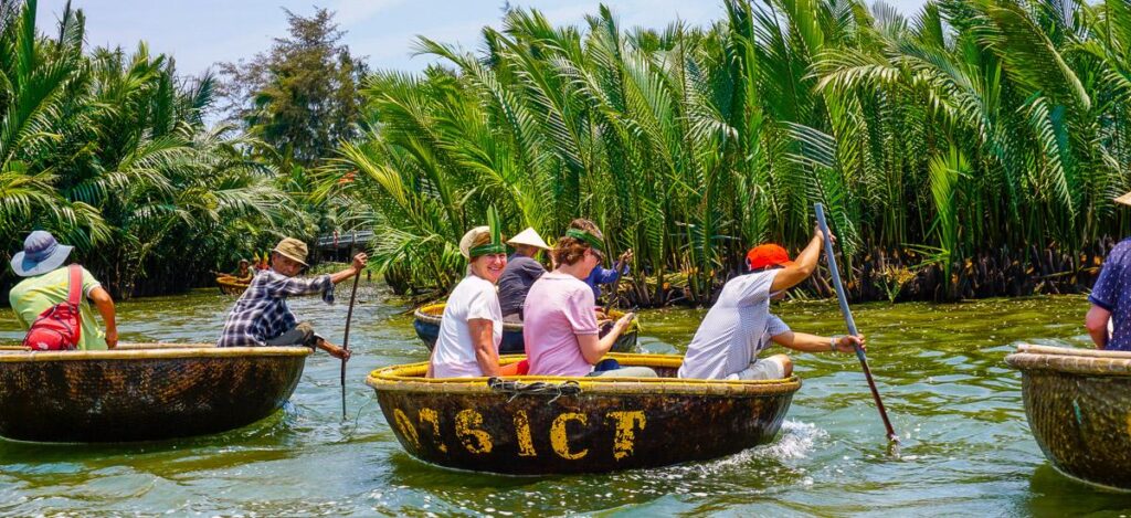 Mit dem Bambusboot durch den Wasserkokosnusswald