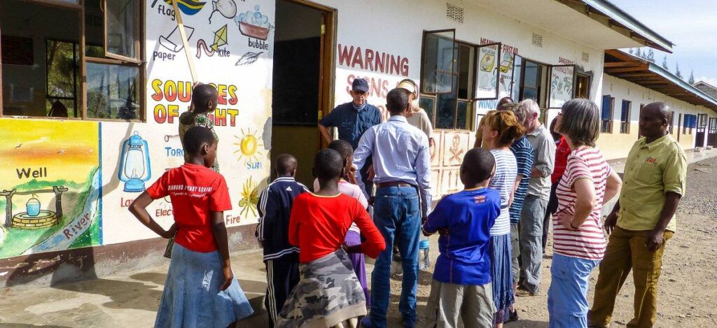 Besuch des Watoto-Momella-Schulprojektes