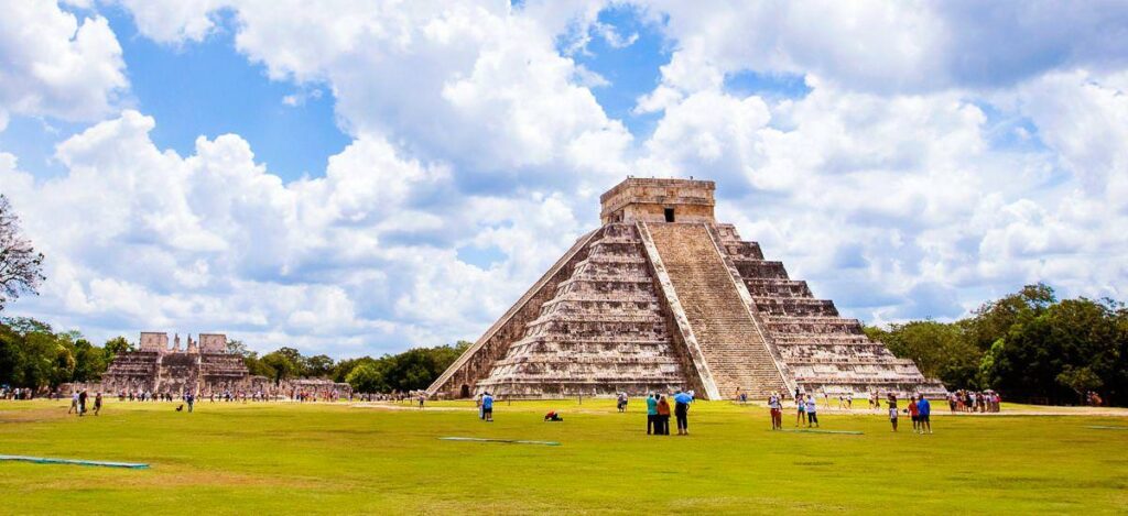 Die Pyramide des Kukulcán in Chichén Itzá