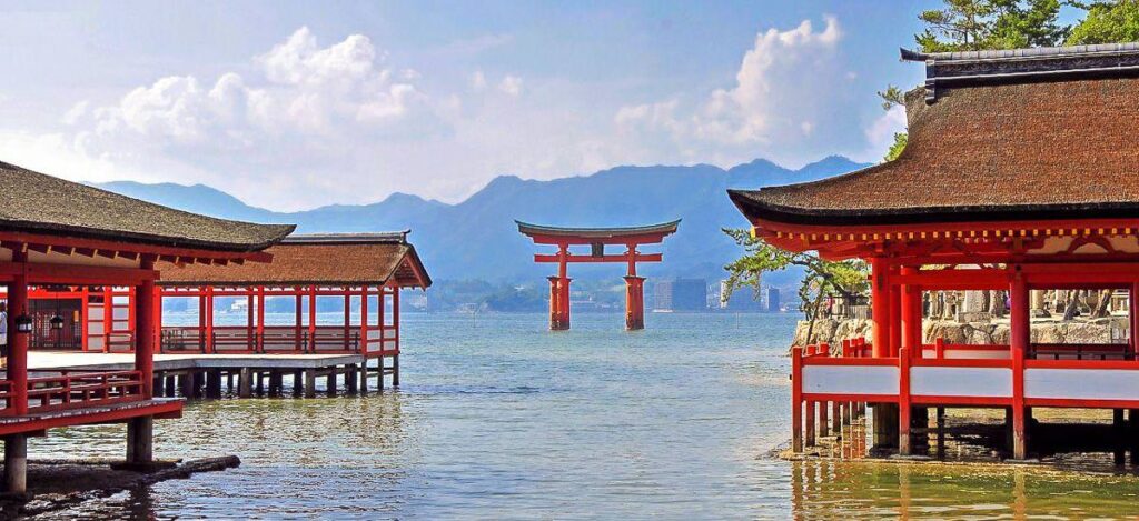 Itsukushima-Schrein auf der Insel Miyajima