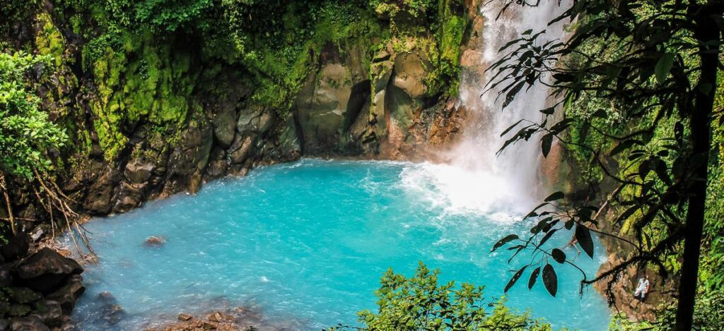 Wasserfall im Tenorio-Nationalpark