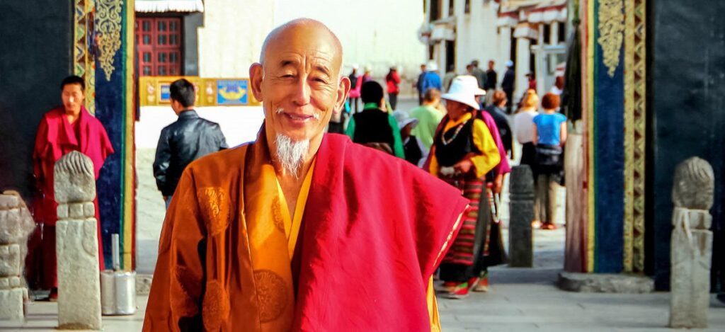 Tibetanischer Priester