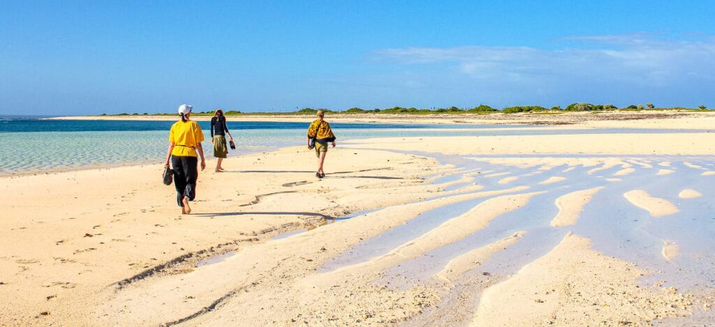 Strand der Vogelinsel Nosy Ve