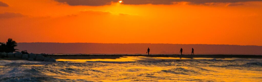 Sundowner am Inhambane Beach